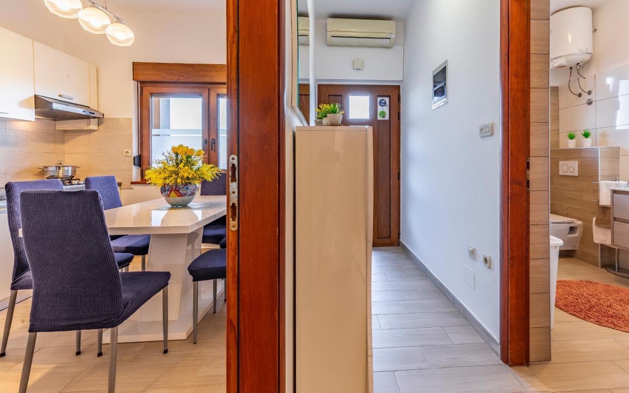 Sweet House With Free Parking Villa Pula Exterior photo