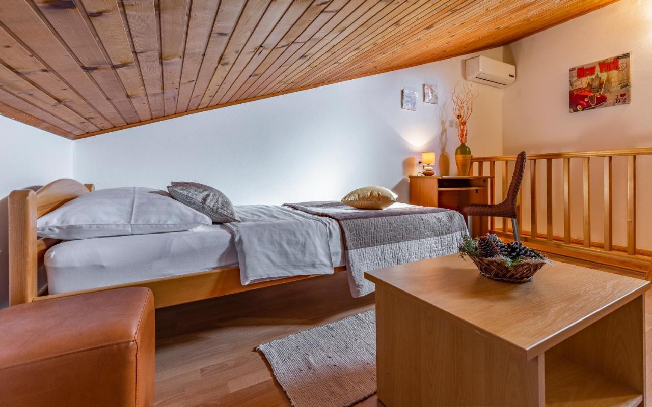 Sweet House With Free Parking Villa Pula Exterior photo
